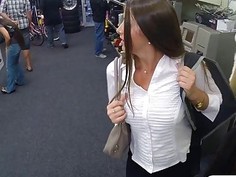 Big butt amateur nailed at the pawnshop to earn extra money