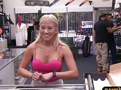 Busty blonde woman gets her pussy railed by pawn guy